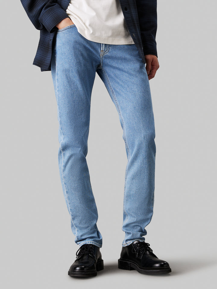 CKJ J30J3236901AA SLIM TAPER JEAN 1A4