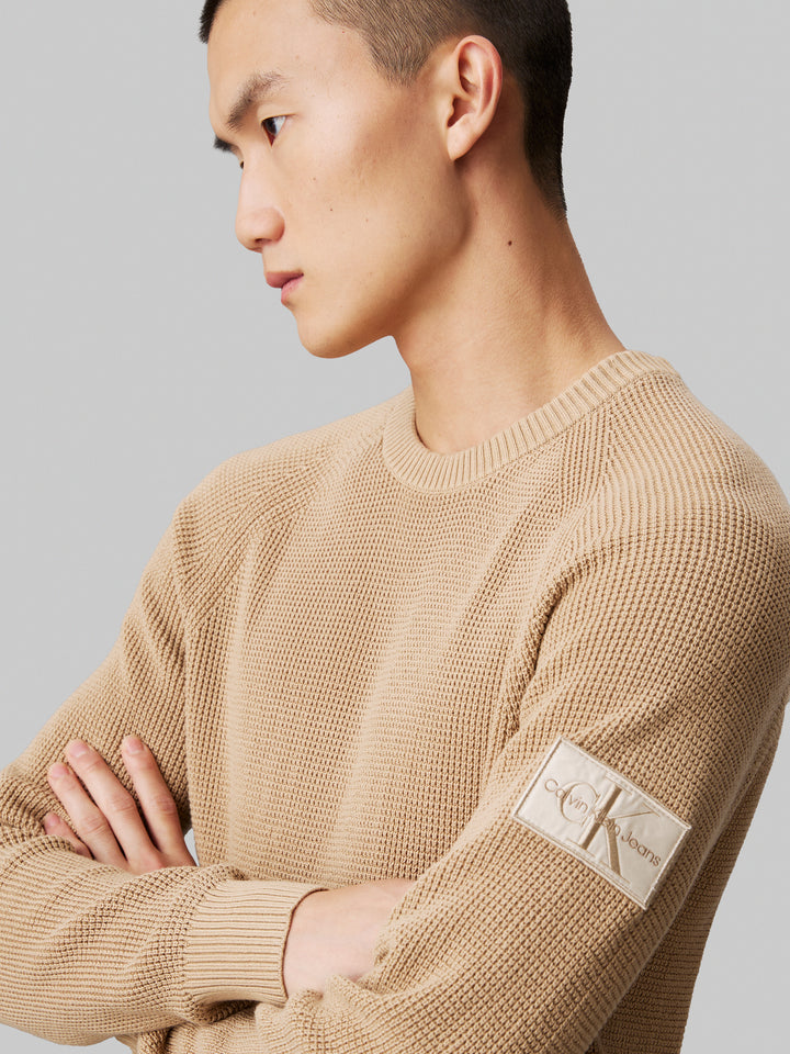 CKJ BADGE EASY SWEATER - TRAVERTINE