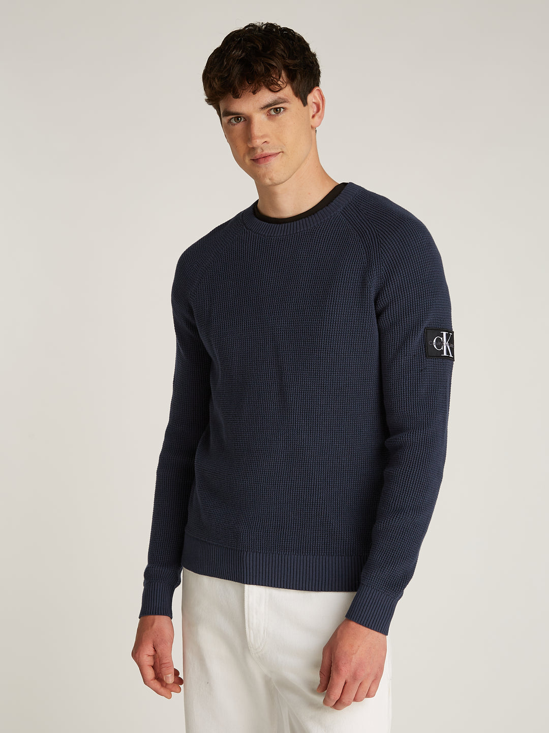 CKJ BADGE EASY SWEATER - INK