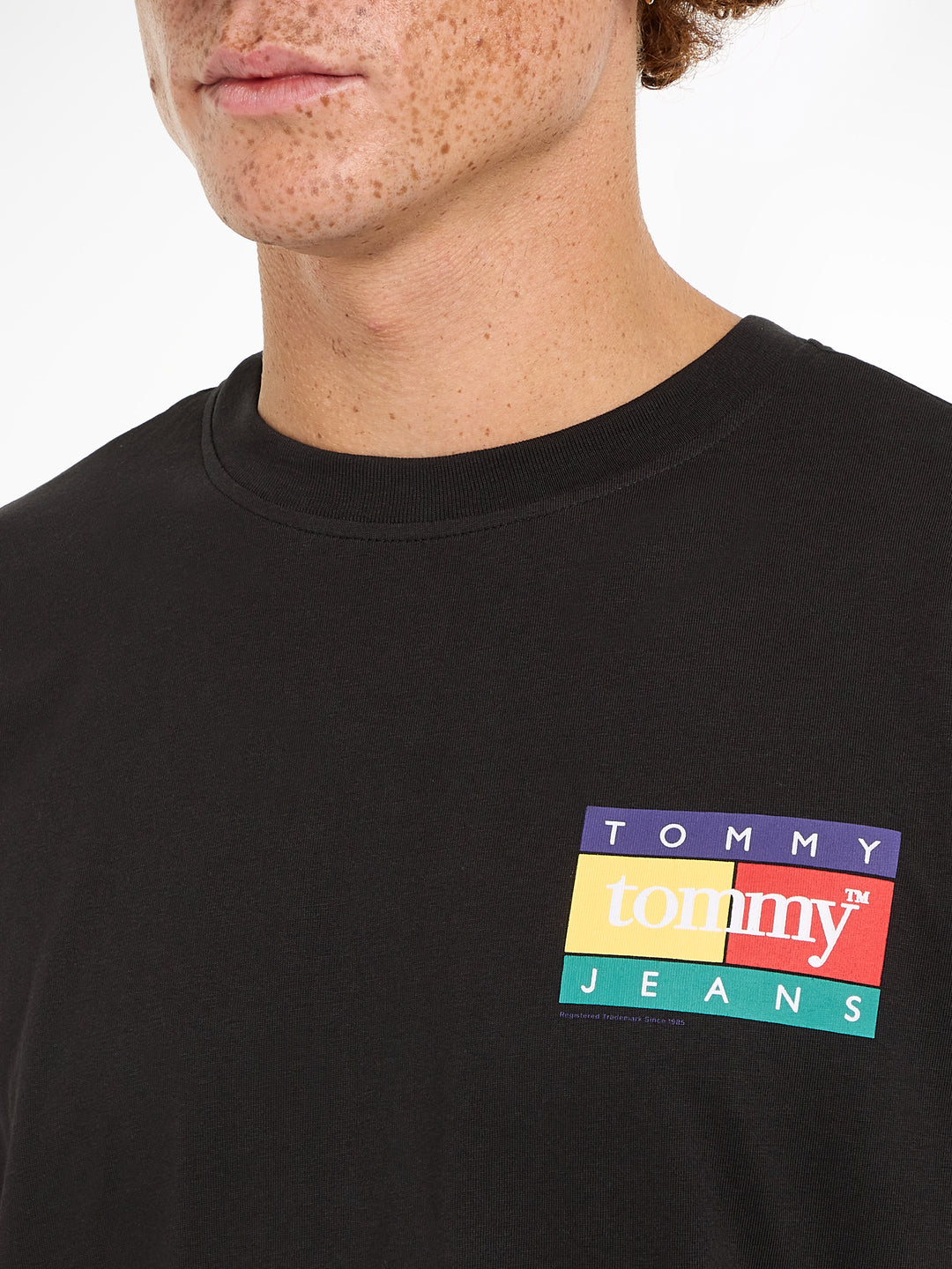 TJM REG POP COLOR FLAG TEE - BLACK